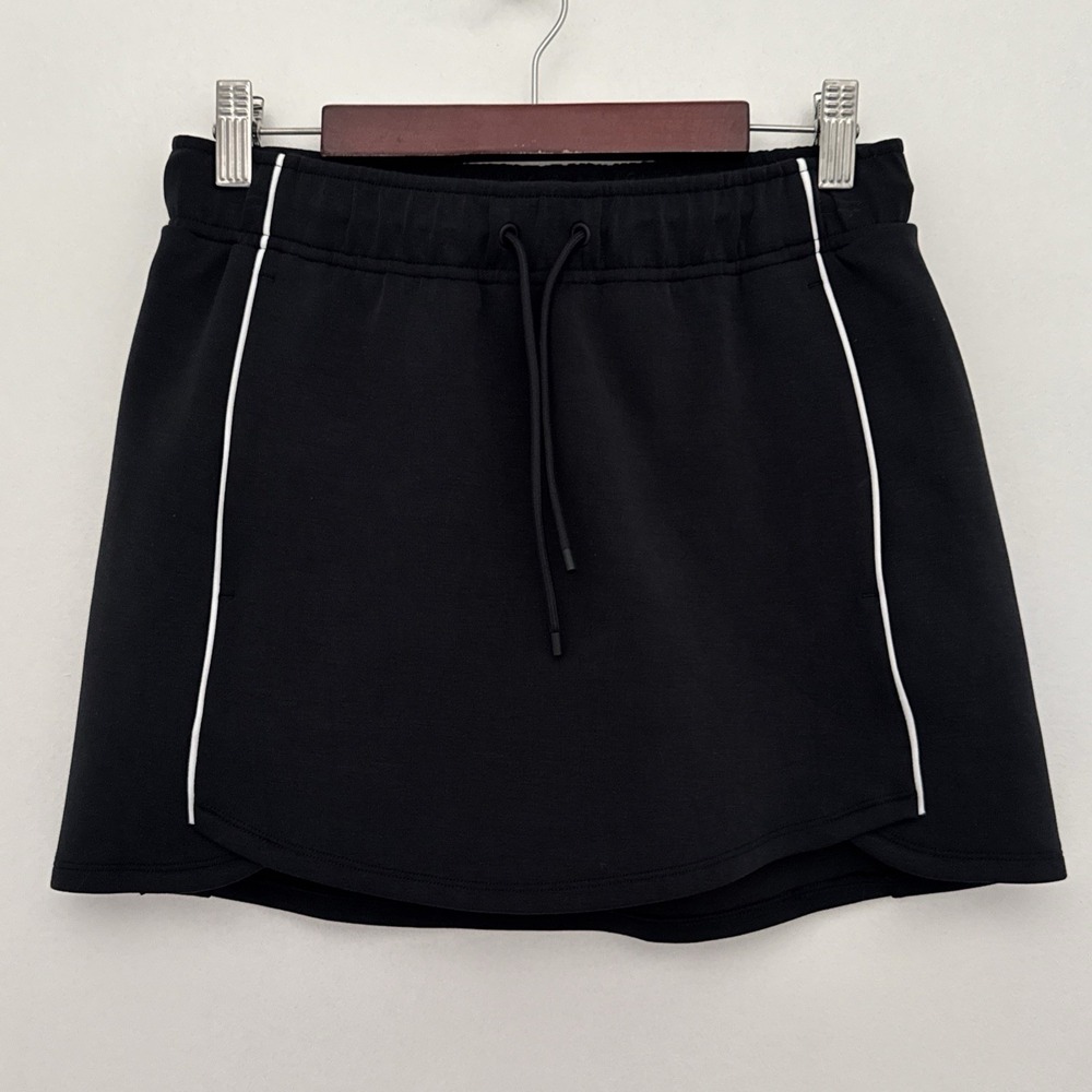 ALL IN MOTION Skort Womens XS Black Athletic Drawstring Pockets White Trim Walk